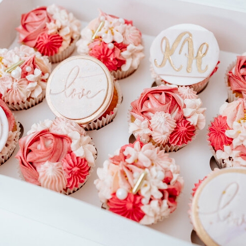 Cakes & Cupcakes